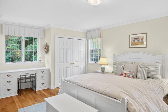 4 Surrey Lane, East Dennis, MA 02641