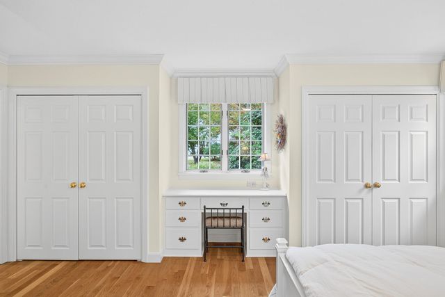 4 Surrey Lane, East Dennis, MA 02641