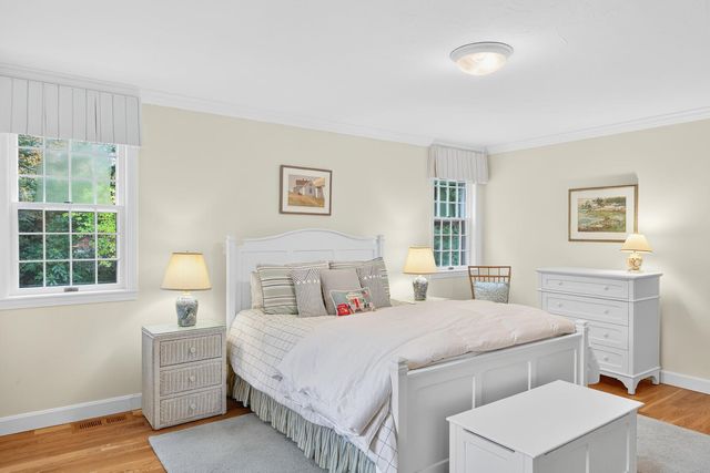 4 Surrey Lane, East Dennis, MA 02641