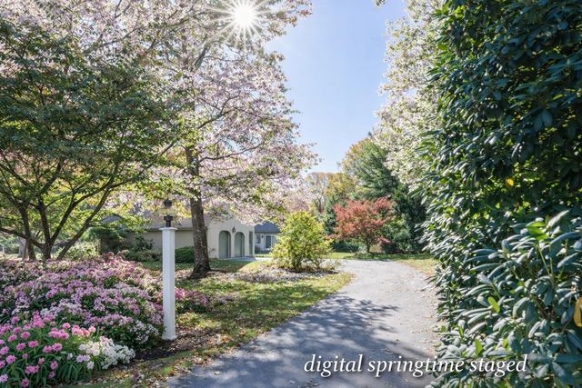 4 Surrey Lane, East Dennis, MA 02641