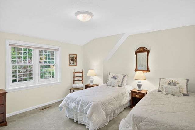 4 Surrey Lane, East Dennis, MA 02641