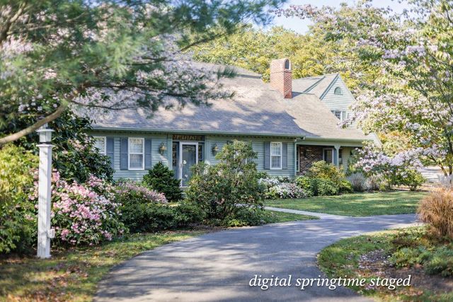 4 Surrey Lane, East Dennis, MA 02641