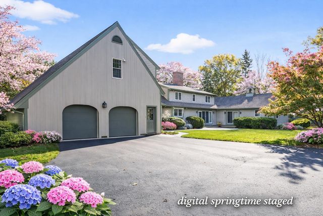 4 Surrey Lane, East Dennis, MA 02641