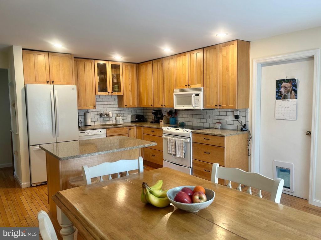 1126 SKYWAY DR, Annapolis, MD 21409
