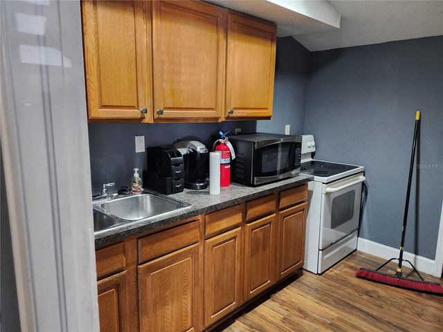 1901 W SLIGH AVENUE, Tampa, FL 33604