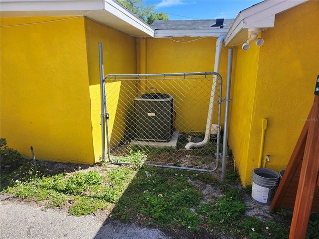 1901 W SLIGH AVENUE, Tampa, FL 33604