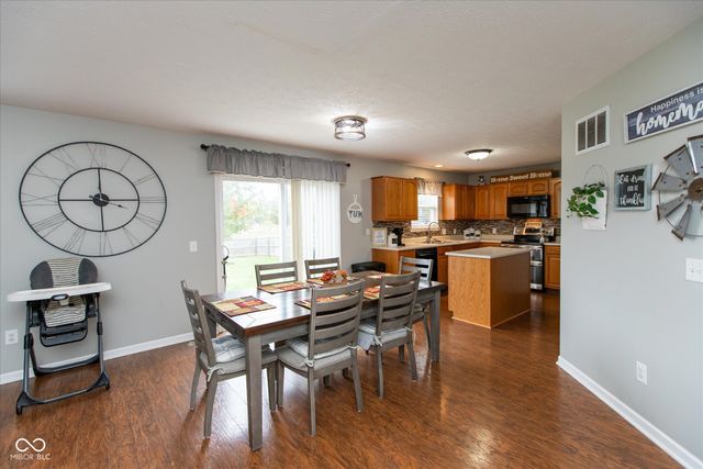 1238 Starcross Drive, Indianapolis, IN 46239