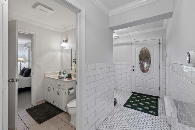 14220 Hillside ROAD, Elm Grove, WI 53122