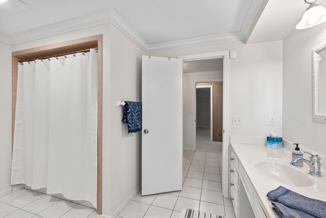 14220 Hillside ROAD, Elm Grove, WI 53122