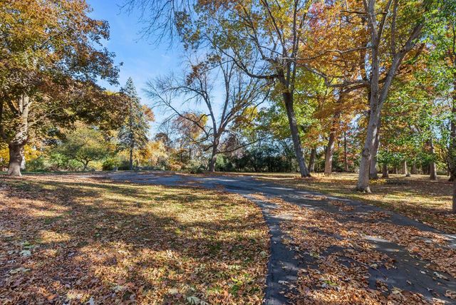 14220 Hillside ROAD, Elm Grove, WI 53122