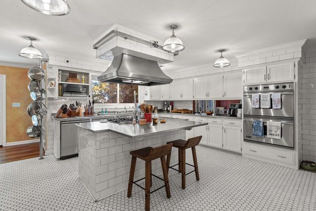 14220 Hillside ROAD, Elm Grove, WI 53122