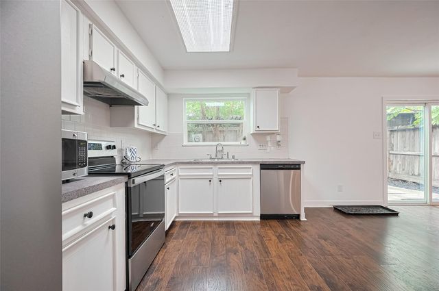 10174 Beekman Place Drive, Houston, TX 77043