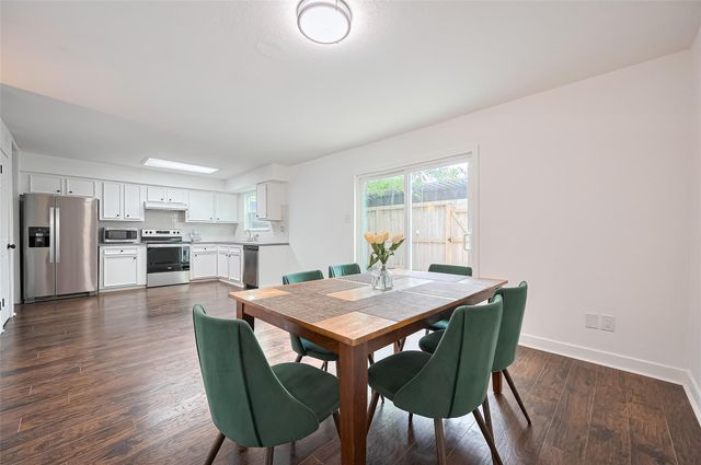 10174 Beekman Place Drive, Houston, TX 77043