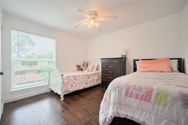 10174 Beekman Place Drive, Houston, TX 77043