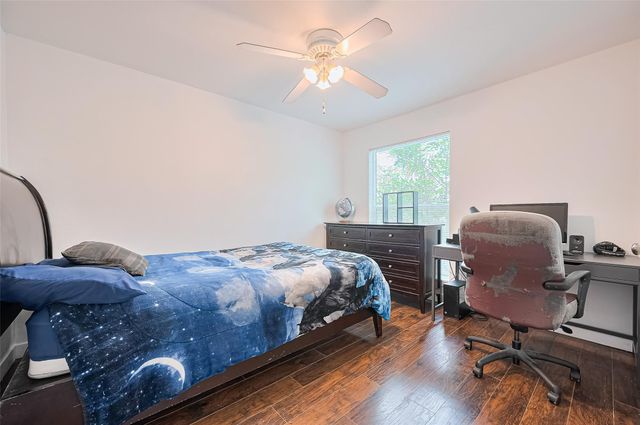 10174 Beekman Place Drive, Houston, TX 77043