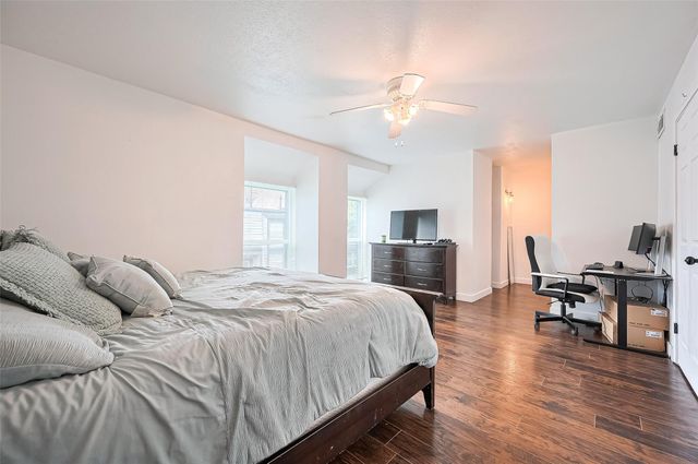 10174 Beekman Place Drive, Houston, TX 77043