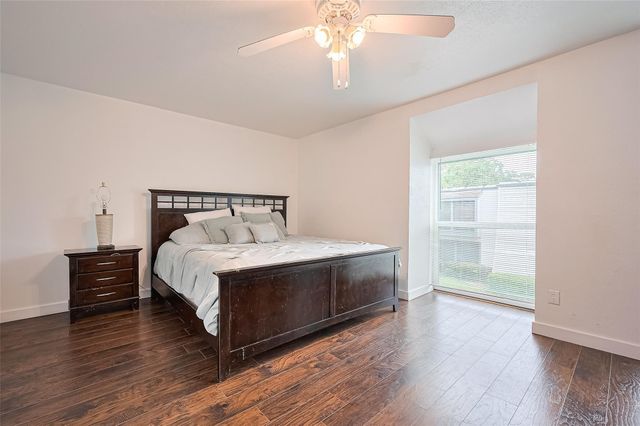 10174 Beekman Place Drive, Houston, TX 77043