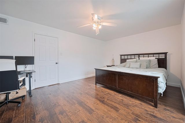 10174 Beekman Place Drive, Houston, TX 77043