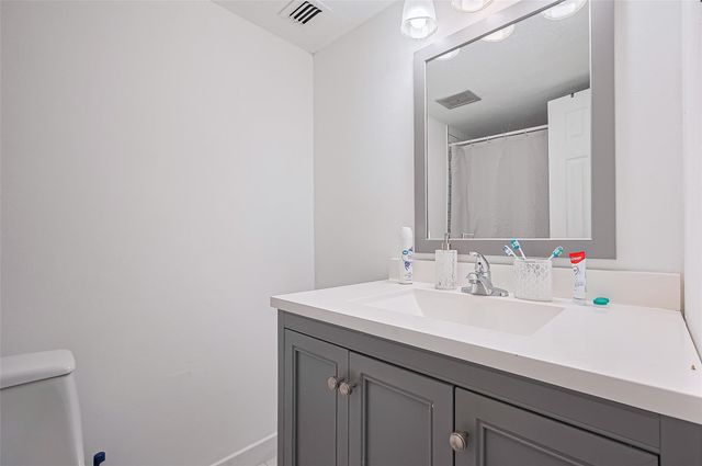 10174 Beekman Place Drive, Houston, TX 77043