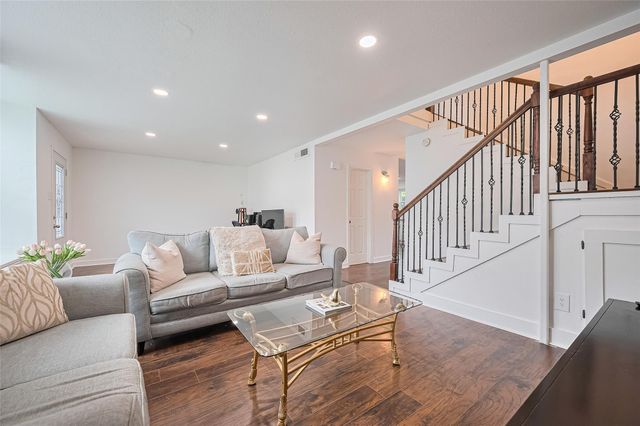 10174 Beekman Place Drive, Houston, TX 77043