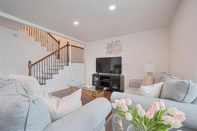 10174 Beekman Place Drive, Houston, TX 77043