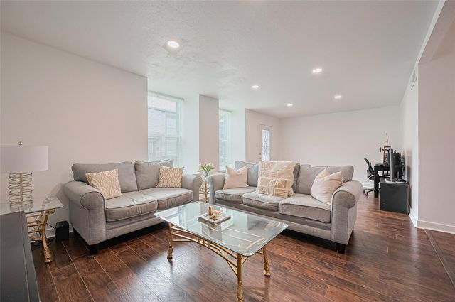 10174 Beekman Place Drive, Houston, TX 77043