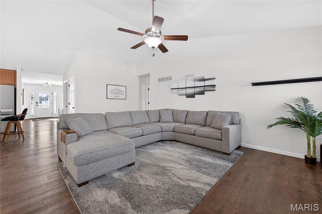 958 Crestwood Lane, O'fallon, MO 63366