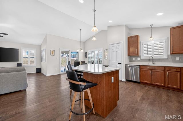 958 Crestwood Lane, O'fallon, MO 63366