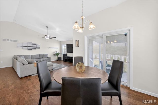 958 Crestwood Lane, O'fallon, MO 63366