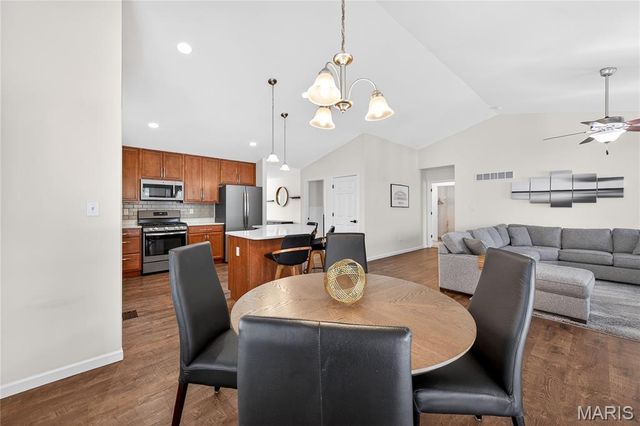 958 Crestwood Lane, O'fallon, MO 63366