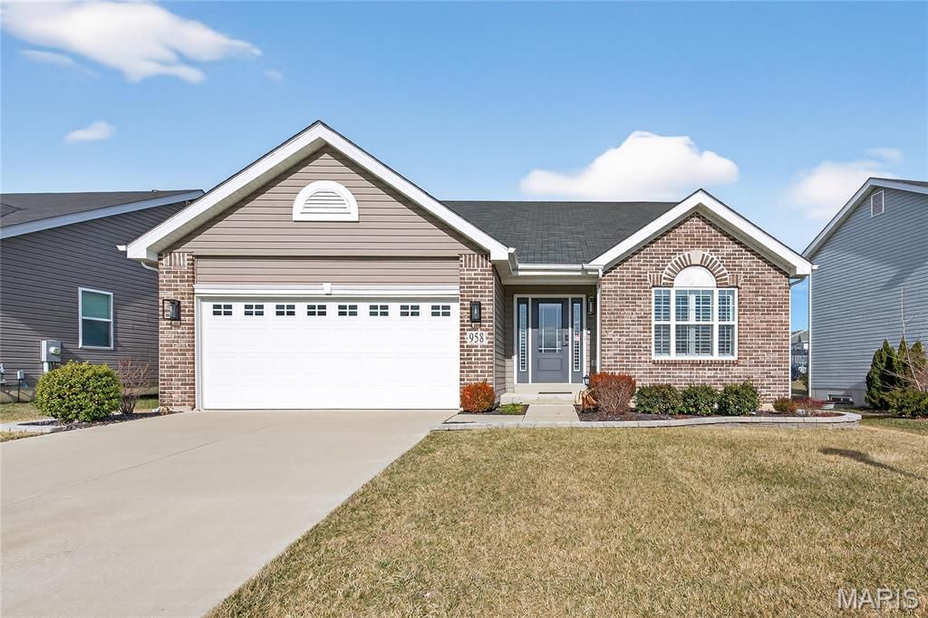 958 Crestwood Lane, O'fallon, MO 63366