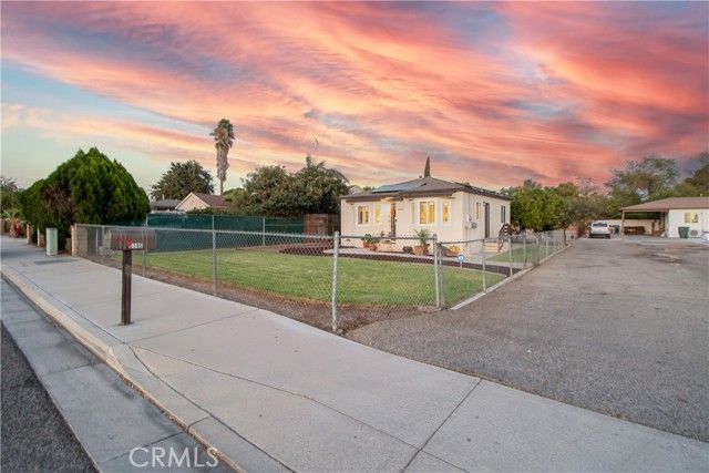 5345 La Sierra Avenue, Riverside, CA 92505