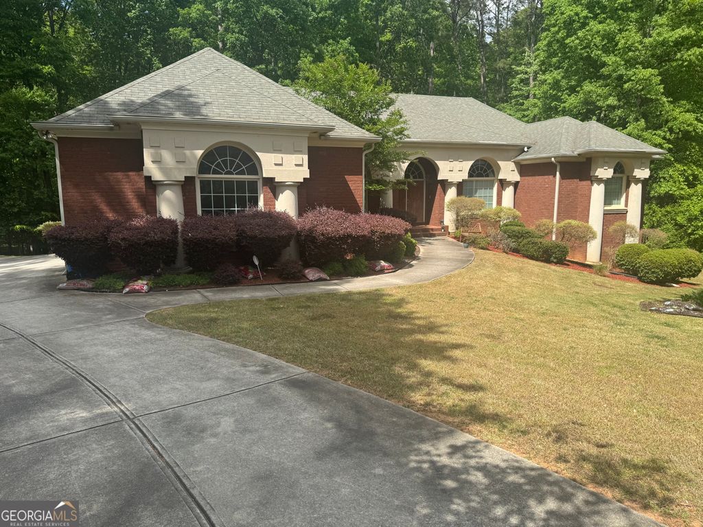 212 Amy Over Look, South Fulton, GA 30349