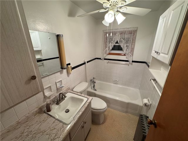 111 N Hitchman Street, Mt Pleasant Boro, PA 15666