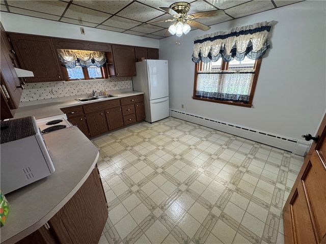 111 N Hitchman Street, Mt Pleasant Boro, PA 15666