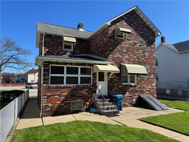 111 N Hitchman Street, Mt Pleasant Boro, PA 15666