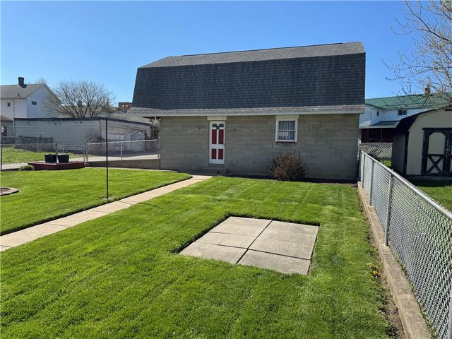 111 N Hitchman Street, Mt Pleasant Boro, PA 15666