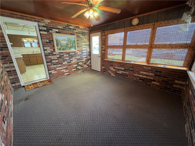 111 N Hitchman Street, Mt Pleasant Boro, PA 15666