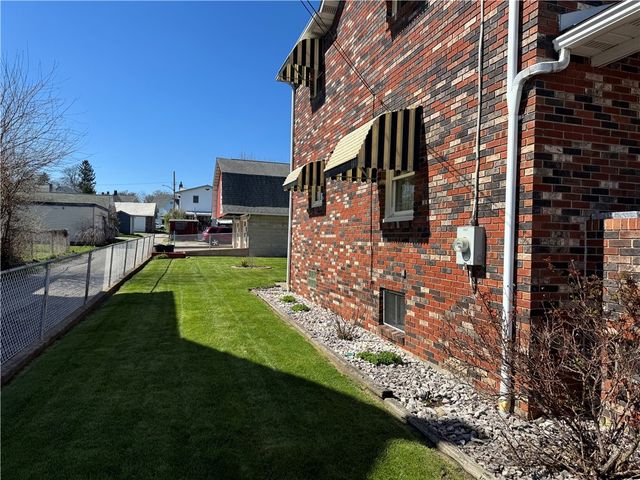 111 N Hitchman Street, Mt Pleasant Boro, PA 15666
