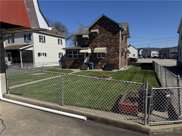 111 N Hitchman Street, Mt Pleasant Boro, PA 15666