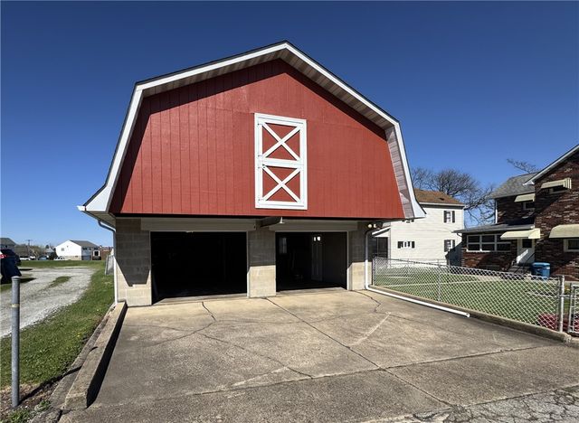111 N Hitchman Street, Mt Pleasant Boro, PA 15666