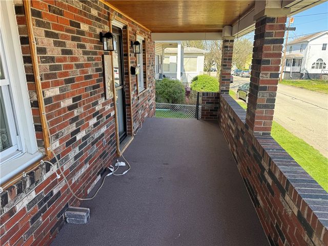 111 N Hitchman Street, Mt Pleasant Boro, PA 15666