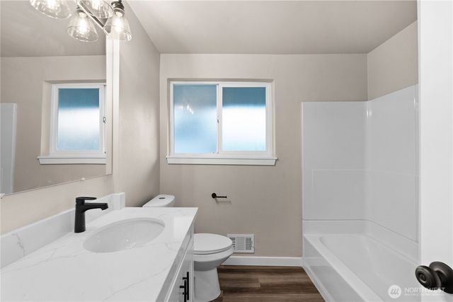 3546 Locust Avenue W, University Place, WA 98466