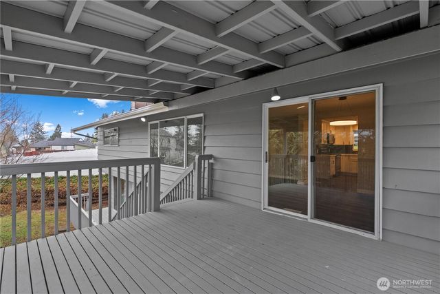 3546 Locust Avenue W, University Place, WA 98466