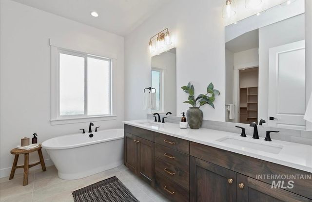 2047 E Blakehurst St, Kuna, ID 83634