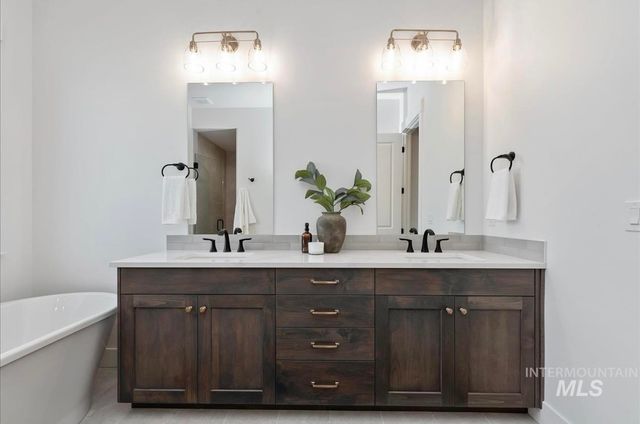 2047 E Blakehurst St, Kuna, ID 83634