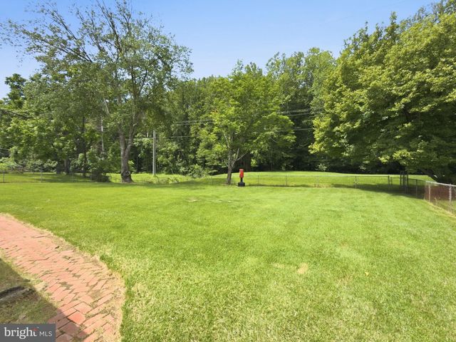 4527 GLENDALE RD, Woodbridge, VA 22193