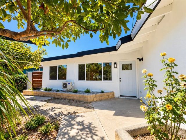 2128 N Bristol, Santa Ana, CA 92706