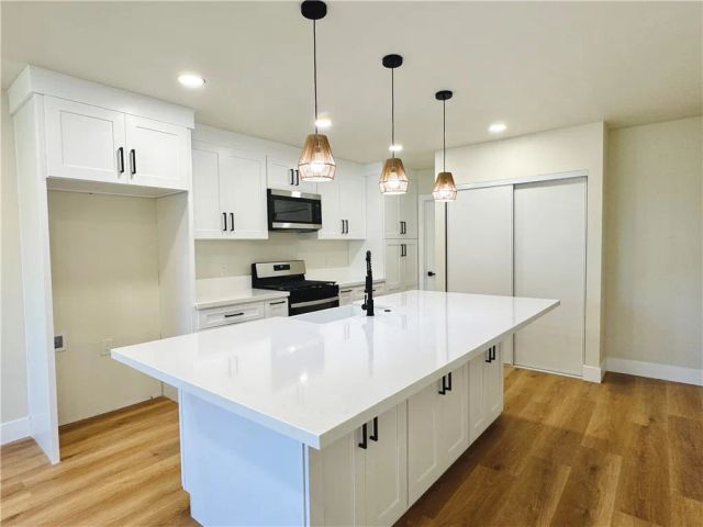 2128 N Bristol, Santa Ana, CA 92706