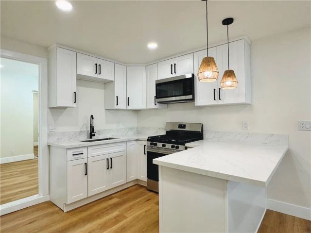 2128 N Bristol, Santa Ana, CA 92706